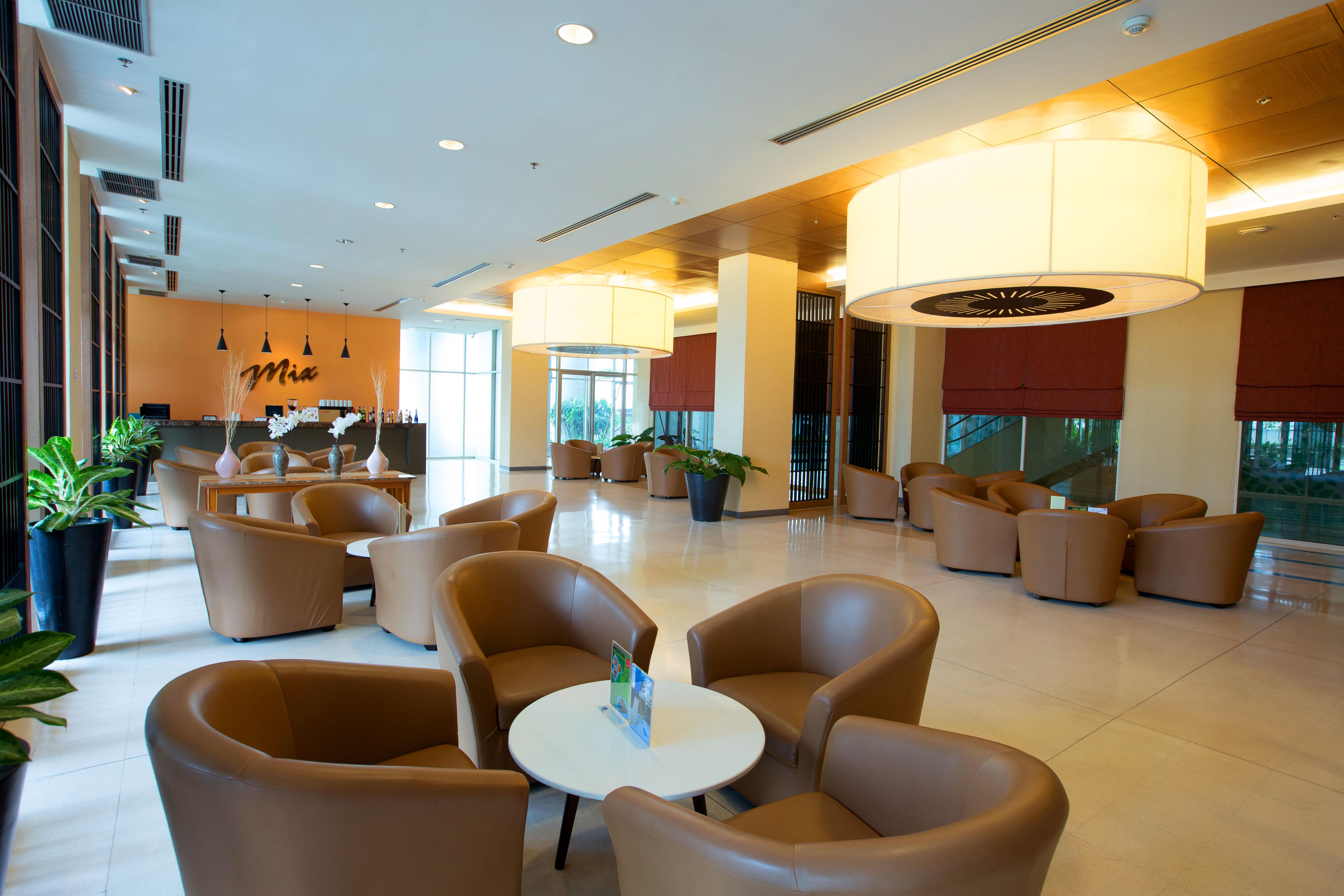 Centara Life Government Complex Hotel & Convention Centre Chaeng Watthana Bangkok Exterior photo