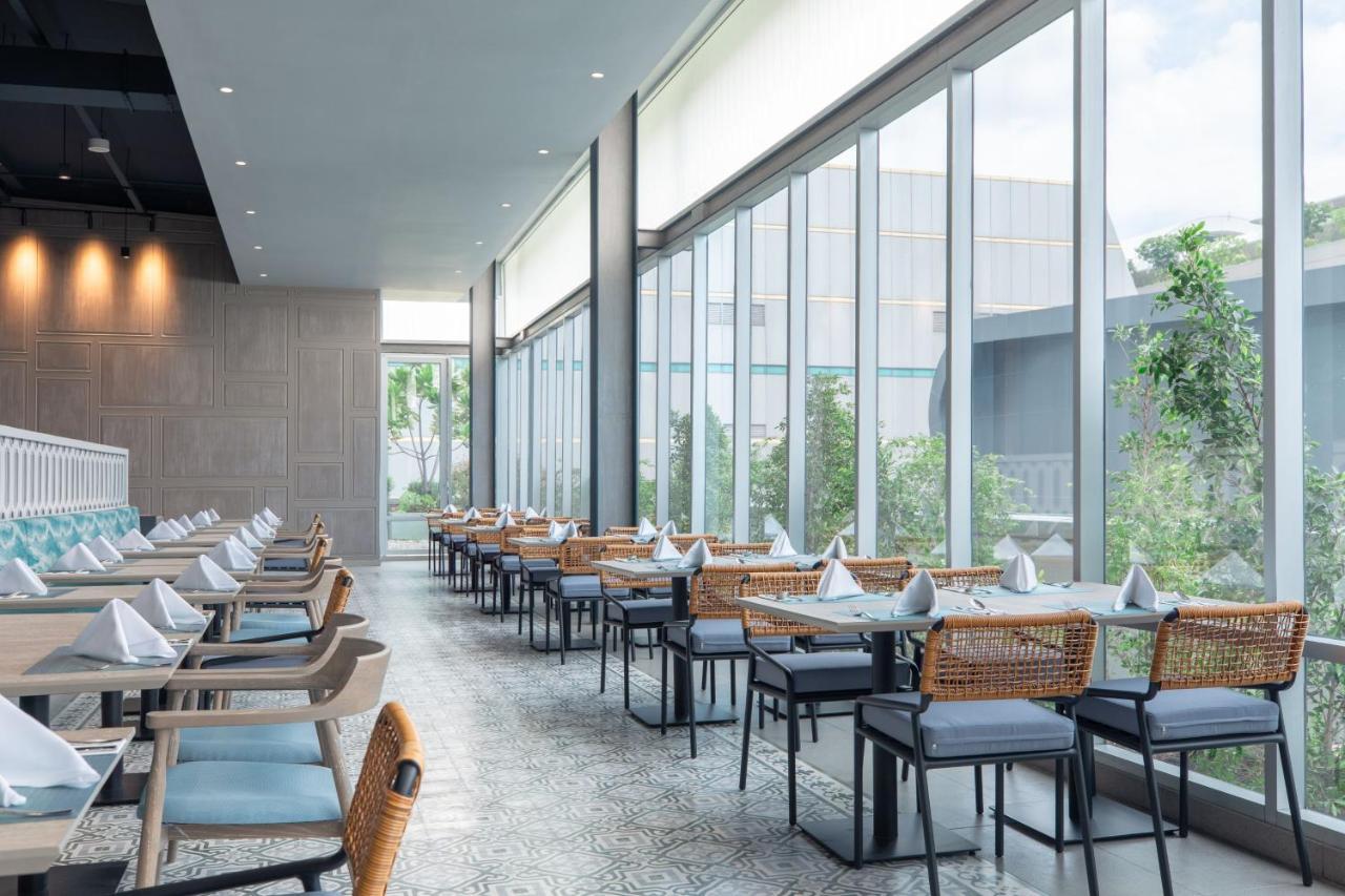 Centara Life Government Complex Hotel & Convention Centre Chaeng Watthana Bangkok Exterior photo